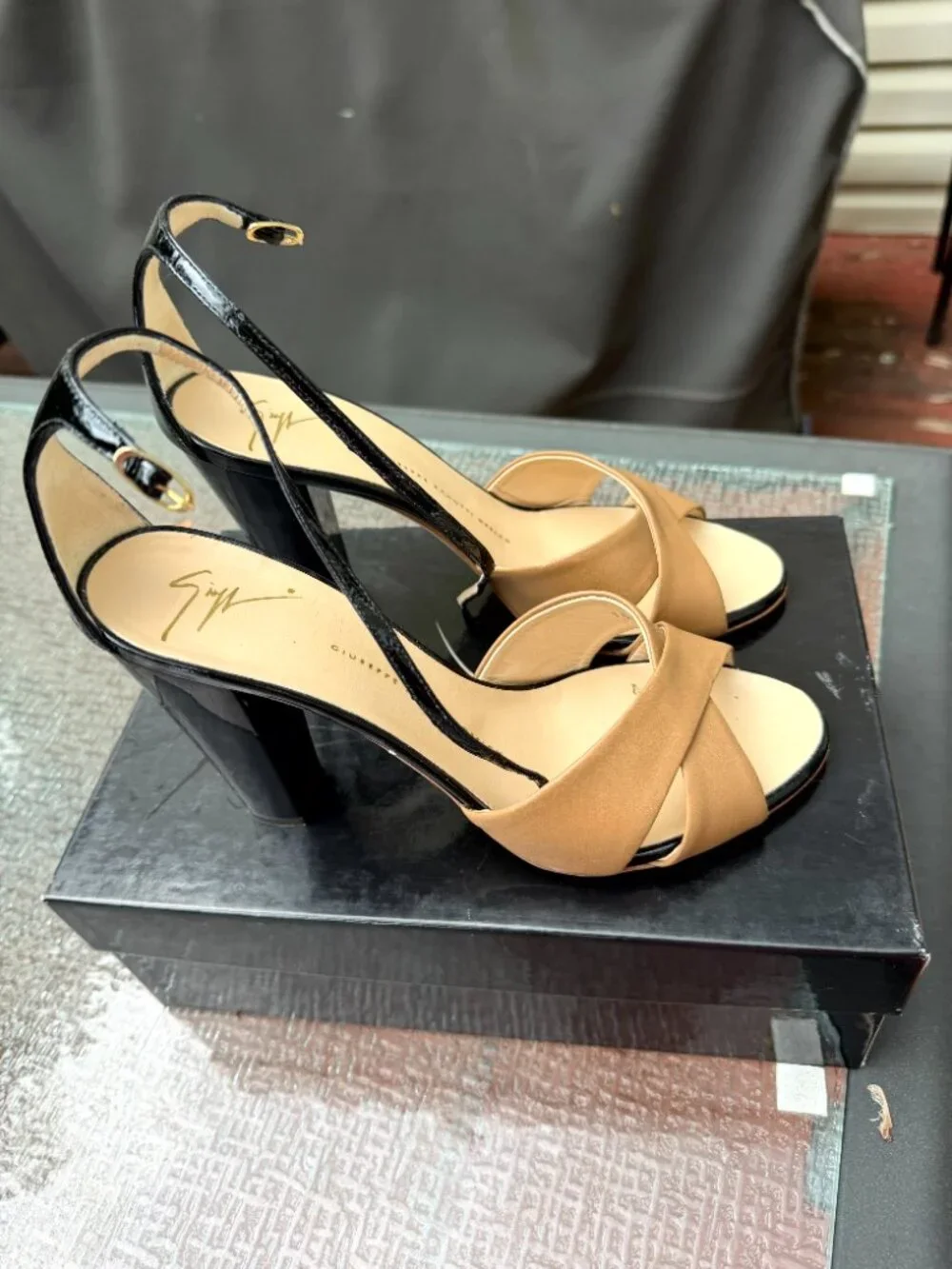 NIB Giuseppe Zanotti Tan Leather Ankle Strap Sandals Size Euro 39/US 8.5 Italy